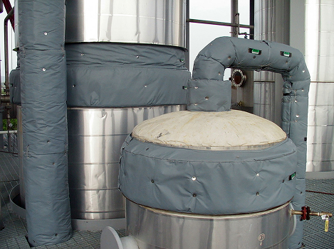 Removable reusable thermal blanket and jacket insulation on distillation column flanges and piping