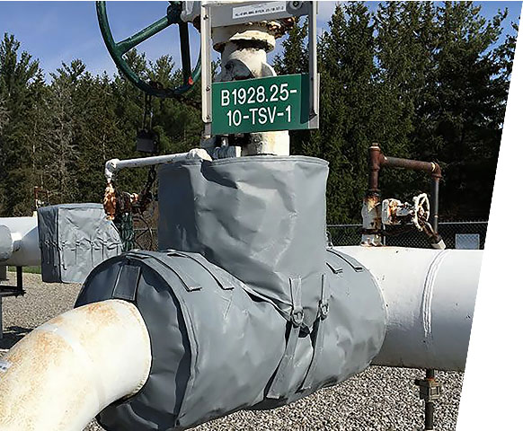 Removable reusable safety blanket and jacket insulation for oil valve leak prevention